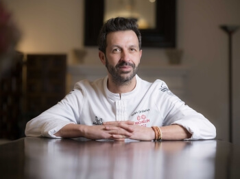 Mahou San Miguel y el chef Iván Cerdeño llevan la alta cocina a los bares de pueblo con BarLab Rural